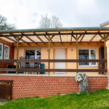 Mit Terrasse In Ferienhaus *